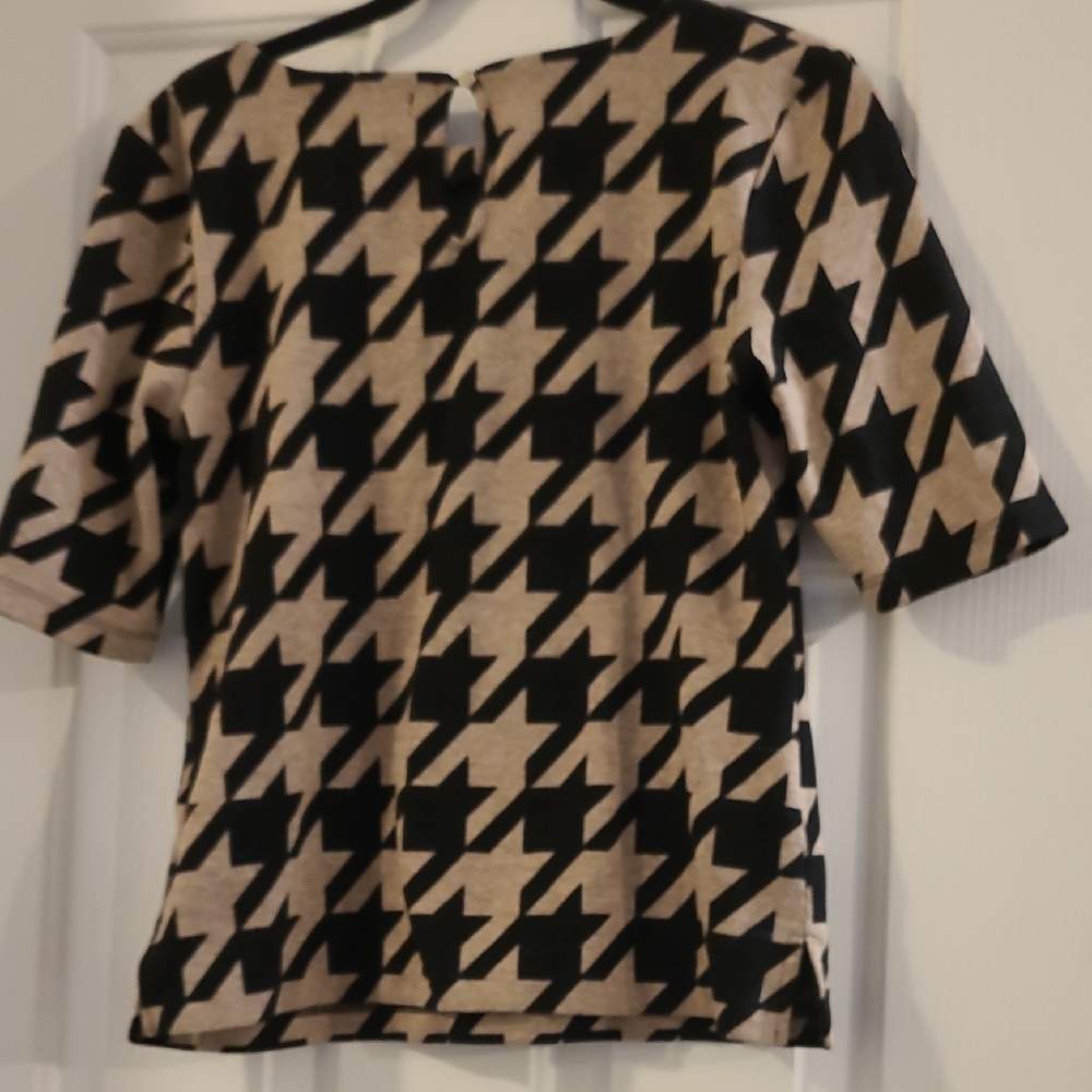 Liz Claiborne Black and Tan Houndstooth Women's Top - Picture 6 of 7